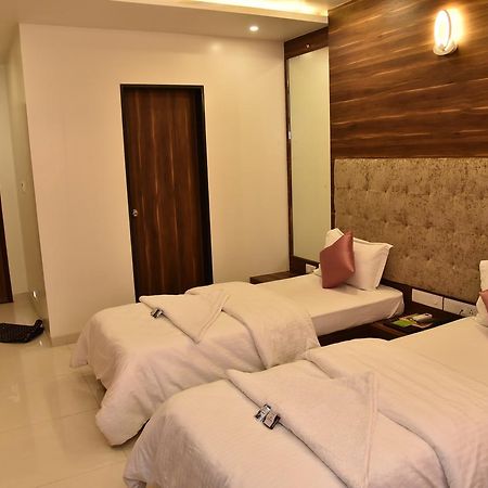 Hotel Comfort Bharuch Kültér fotó