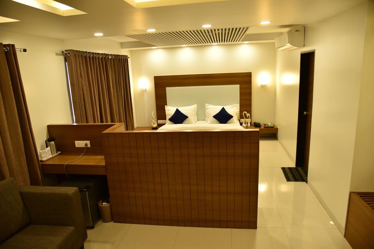 Hotel Comfort Bharuch Kültér fotó