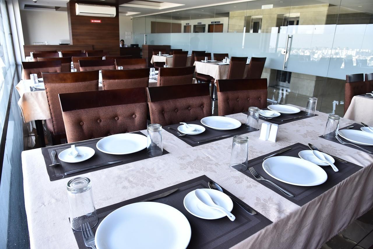 Hotel Comfort Bharuch Kültér fotó